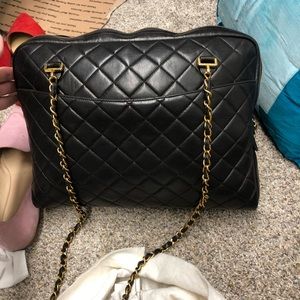 Chanel lambskin quilted leather shoulder bag